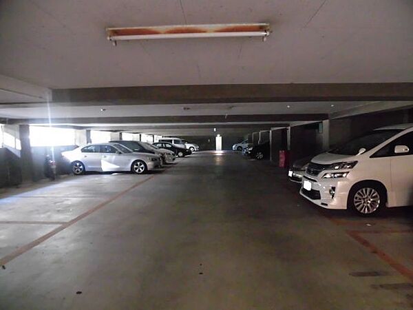 画像5:地下駐車場