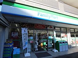 【コンビニエンスストア】ファミリーマート 新宿税務署通り店まで384ｍ