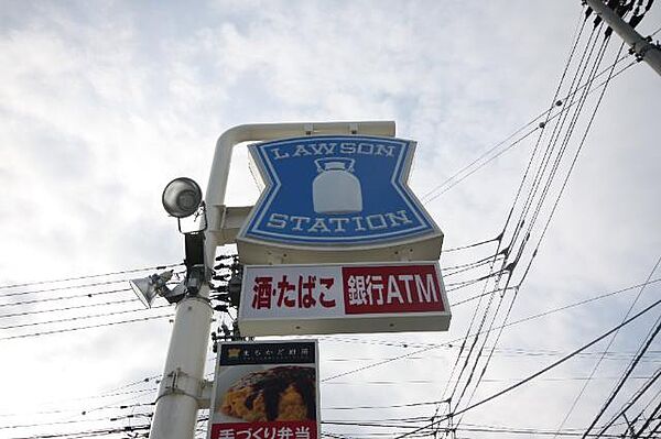 画像20:ローソン高松田村神社前店まで566ｍ