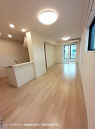 カーサ・グレイス　B 1階1LDKのリビング/ダイニング