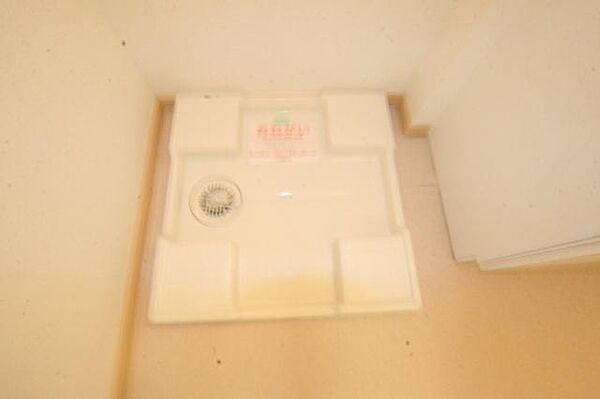 画像12:洗濯機置場