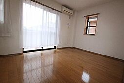 パインズコート新居　Ｅ 1階2LDKのリビング/ダイニング