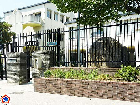 市立伊川谷小学校　約290ｍ