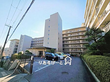 周囲に高い建物はなく、陽当りが良さそうですね!