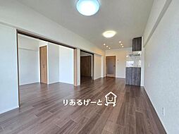 ファミールハイツ城東　Ａ棟 3LDKのリビング/ダイニング