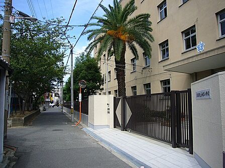 神津小学校