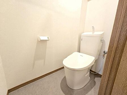 ホワイトで清潔感のある色合いですね