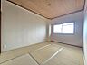 室内：和室6.4帖：広めの和室は多用途に使えそうです！