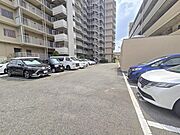 ゆったりとした敷地内駐車場で駐車もらくらく！