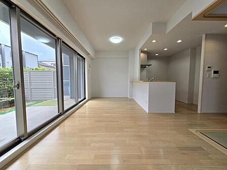 ＬＤＫ14．9帖：清潔感があり、明るく落ち着いた雰囲気の室内空間！