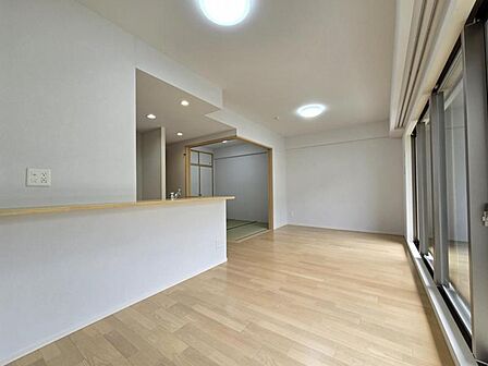 ＬＤＫ14．9帖：やわらかな光と温もりが調和する、くつろぎの空間です。