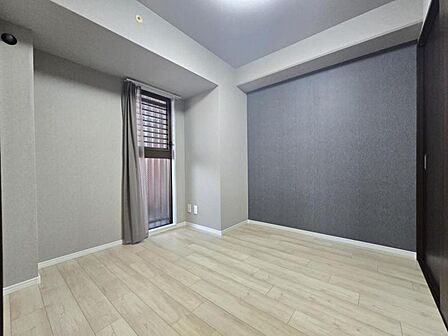 洋室4.6帖:コンパクトなお部屋ですが収納を設けており広くお使い頂けます!