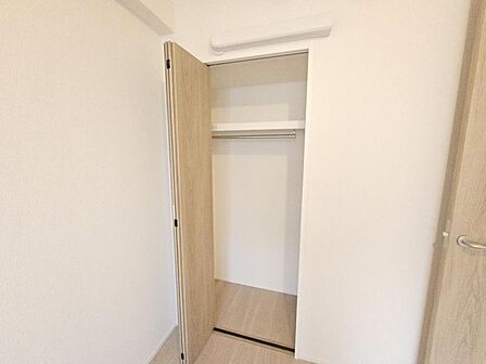 洋室5.2帖:各居室すべて収納付きでお部屋もすっきり☆