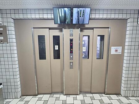 防犯カメラ付のエレベーターは安心ですね!