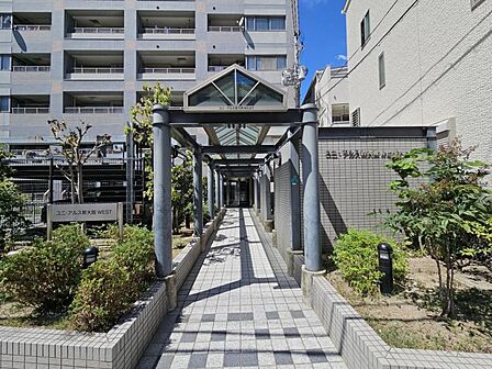 すっきりとしたエントランスが毎日お出迎えしてくれます。
