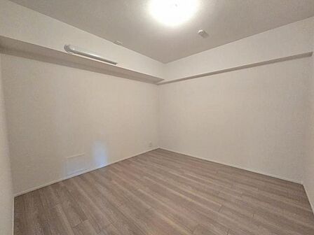 納戸5.4帖:お部屋にも収納にもお使いいただけます!