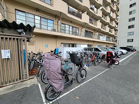 整理された駐輪場で自転車の出し入れもらくらく!