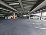 駐車場：屋根付きなので大切なお車を雨から守れます☆