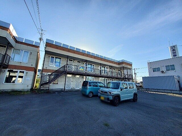 6 / 23