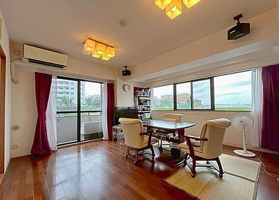 弊社はサービス...