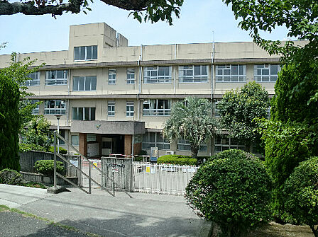 茨木市立西小学校(1600m)