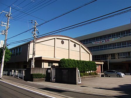 茨木市立西陵中学校(1400m)