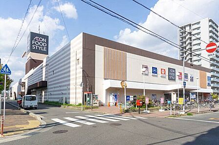 イオンフードスタイル摂津富田店(617m)