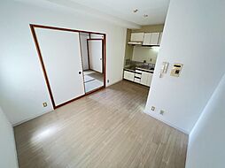 EMS COURT　関目 6階2DKのリビング/ダイニング