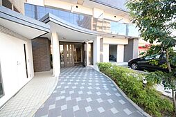 4 / 11
