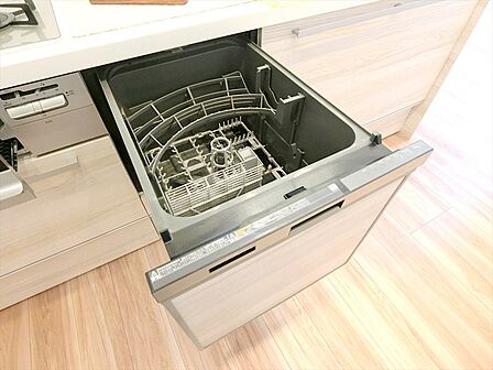 家事の負担を減らせる食洗器付き。ご家族団らんの時間が増えますね。