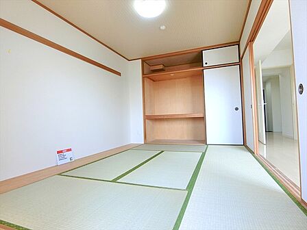 和室は畳を新調しました。和室ならではの心地よさを存分に楽しめます。