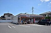 セブンイレブン桜ヶ丘6丁目店【セブンイレブン桜ヶ丘6丁目店】鹿児島市桜ヶ丘6丁目にあるコンビニです。設備・サービス　ATM、マルチコピー機、お会計セルフレジ、店舗留置サービスなど 200m