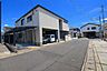 外観：前面道路含む現地写真