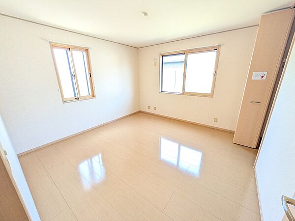 apartment 茨城県那珂市菅谷
地図を見る