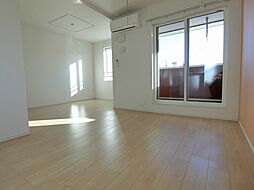 プリート III 201号室 2階1LDKのリビング/ダイニング