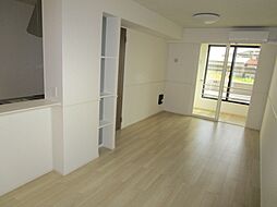 メゾン ドゥ ヴィクトワール I 101号室 1階1LDKのリビング/ダイニング