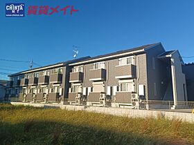 アズール 102 ｜ 三重県四日市市金場町（賃貸アパート1K・1階・30.05㎡） その1