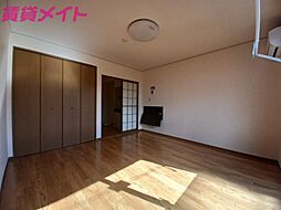 ロジュマン ラフォーレIII 1階1Kのリビング/ダイニング