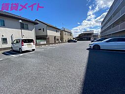 11 / 16