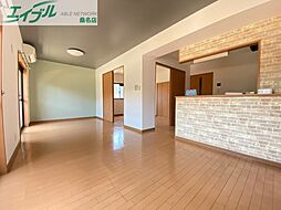 グランデ・ルネサス 1階2LDKのリビング/ダイニング