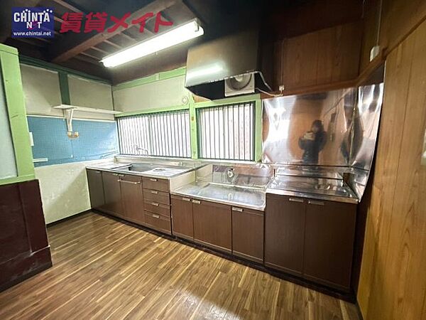 北勢町別名借家 ｜三重県いなべ市北勢町別名(賃貸一戸建8DK・2階・151.43㎡)の写真 その4