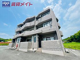 メゾンソレイユ 101 ｜ 三重県桑名市大字蓮花寺（賃貸マンション2LDK・1階・63.47㎡） その1