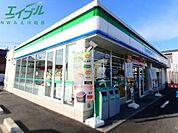 ファミリーマート桑名江場店 568m