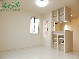 エトワールIII 1階1LDKのリビング/ダイニング