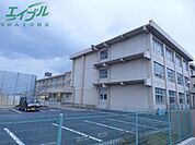 四日市市立八郷小学校 986m