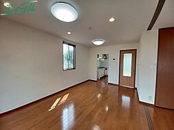 グランスイート 2階1LDKのリビング/ダイニング