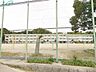 周辺：四日市市立四郷小学校 765m