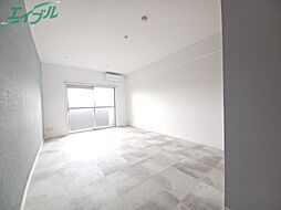 グレイティア四日市 4階1Kのリビング/ダイニング