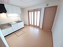 イルマーレ　II 1階2DKのリビング/ダイニング