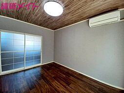 メゾンヤマナカ E棟 2階2DKのリビング/ダイニング